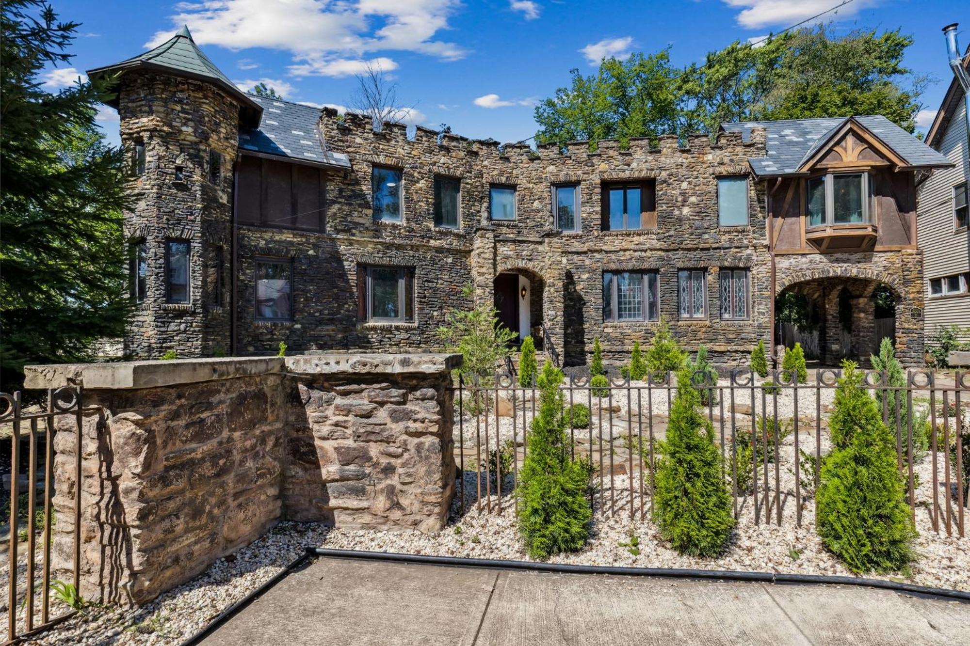 Enchanted Castle - Your Royal Getaway Awaits Кливленд Экстерьер фото
