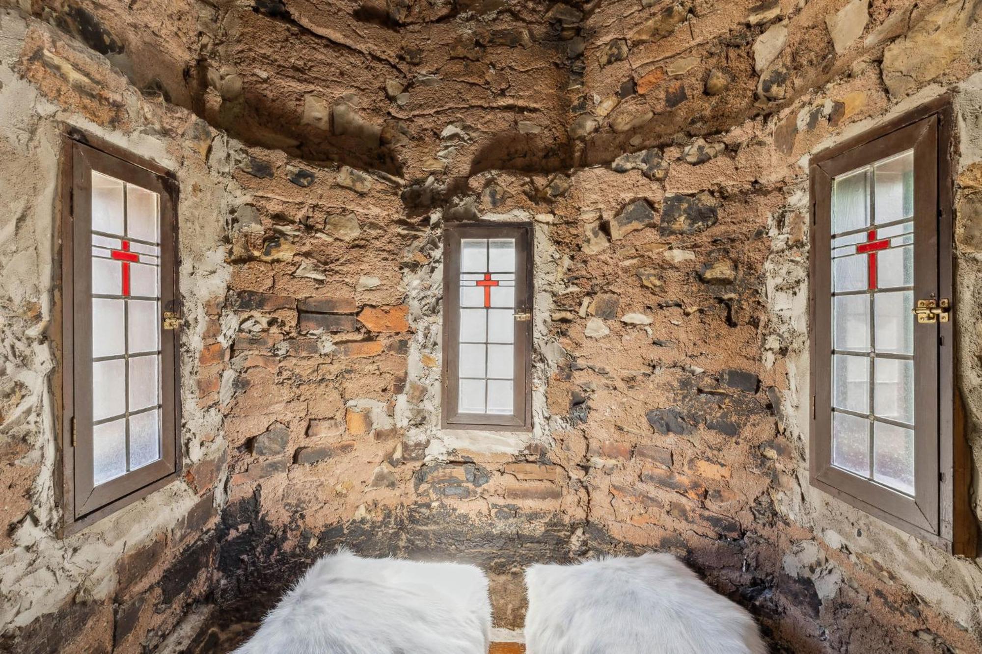 Enchanted Castle - Your Royal Getaway Awaits Кливленд Экстерьер фото